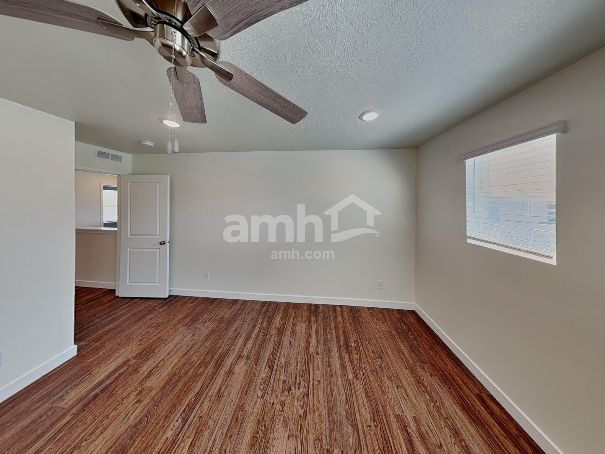 Building Photo - 1244 W Mahogany St