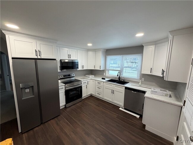 Building Photo - 501 Rockhaven Rd