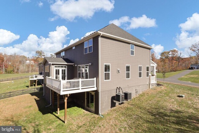 Building Photo - 212 Southern View Dr