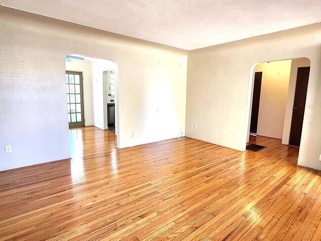 Building Photo - Updated 3-bedroom, 2-bath home