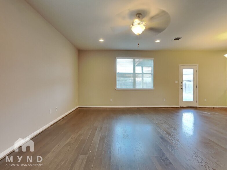 Building Photo - 125 Kavanaugh St