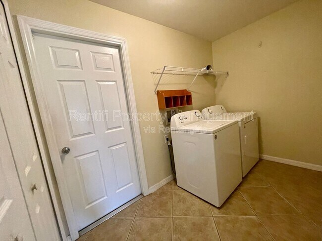 Building Photo - 2901 4th St SW