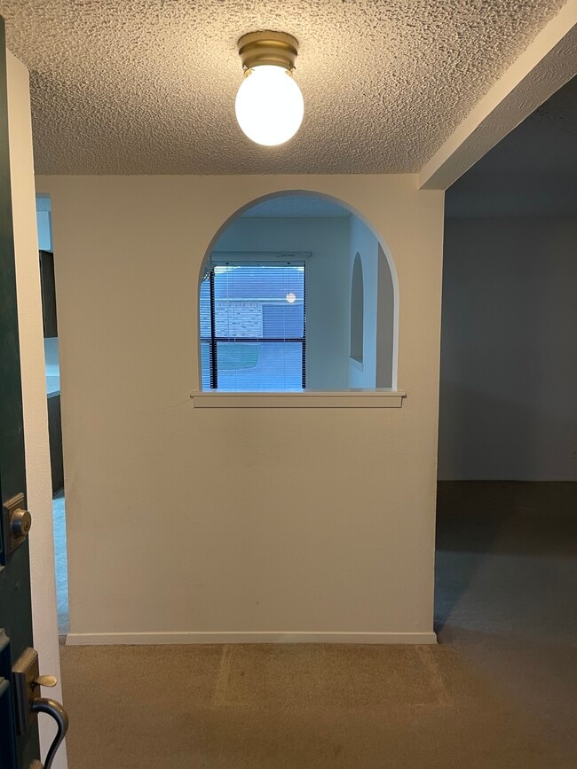 Building Photo - 924 Cottonwood Trail