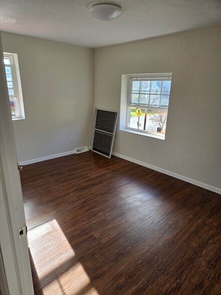 Bedroom #1 - 1357 US-30