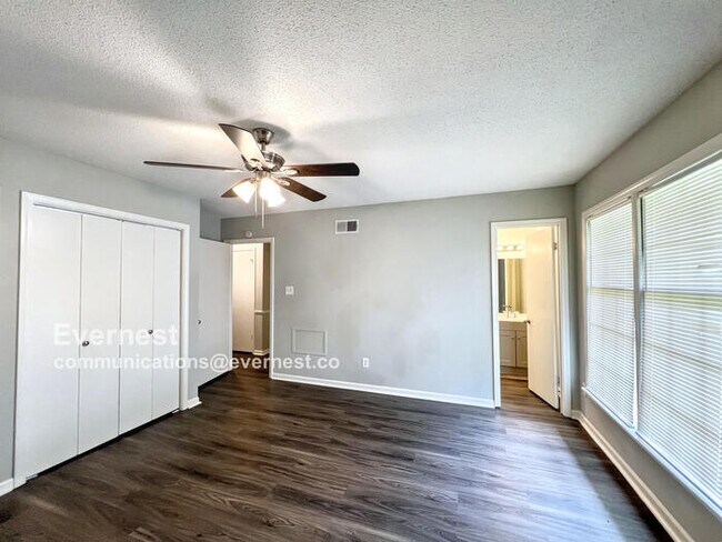 Building Photo - Beautiful 4-Bedroom Home with Spacious Liv...