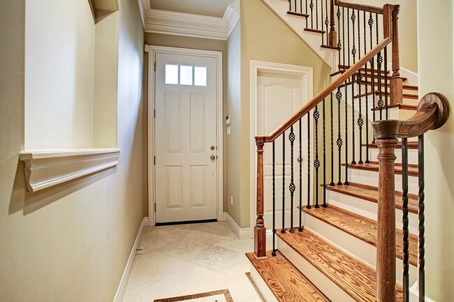 Building Photo - 4013 Bellefontaine