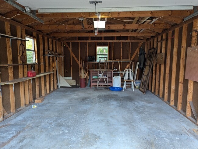 Building Photo - 1810 Midway Dr