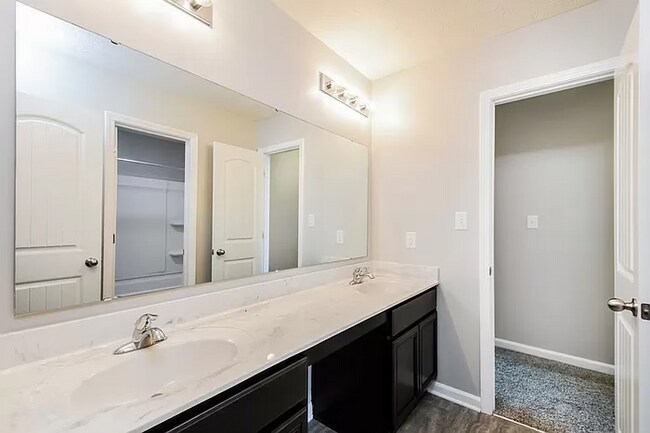 Building Photo - 1368 W Wyndstone Way