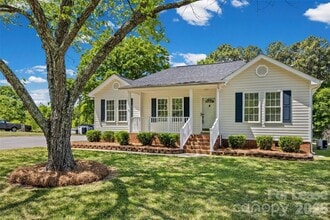 Building Photo - 425 Griggs Rd