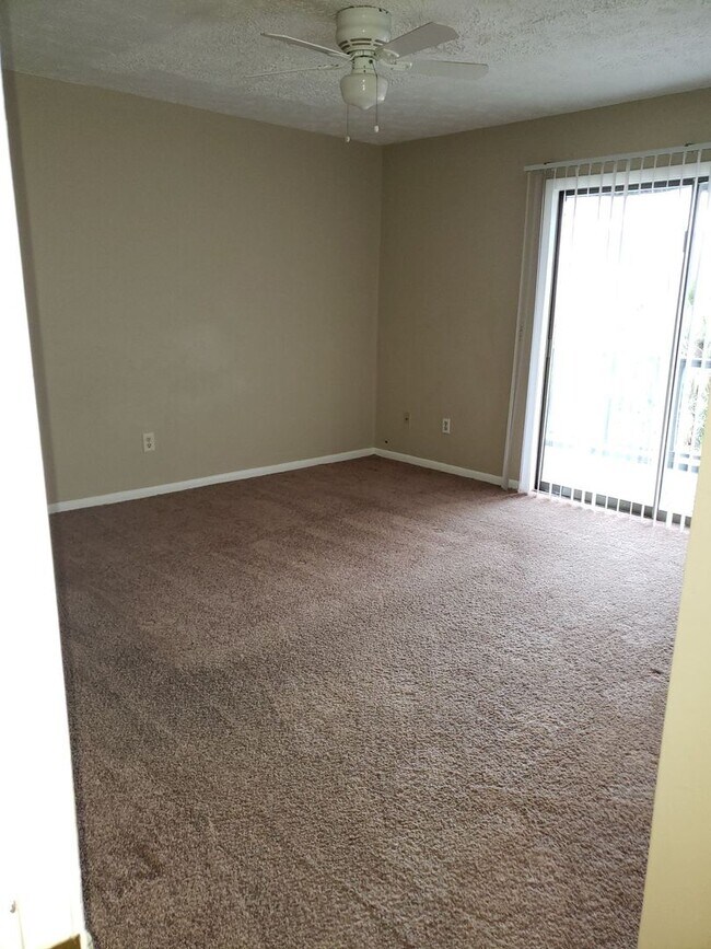Building Photo - Townhome Near the Beach, In the Heart of PCB! *SPECIAL: 1/2 OFF 1st Month's Rent* + *Military Inc...