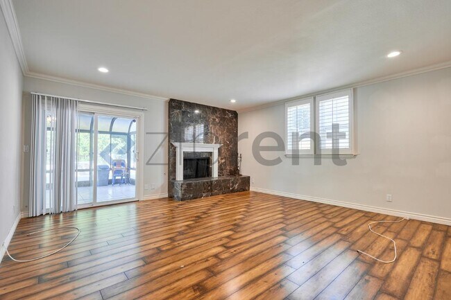 Building Photo - 1334 Birchcrest Ave