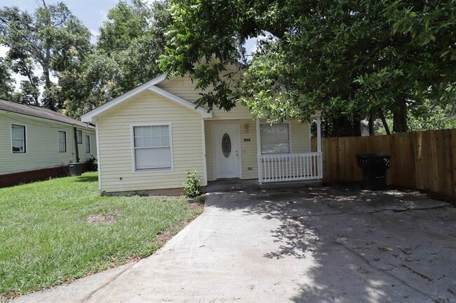 Building Photo - 1944 Pasco St
