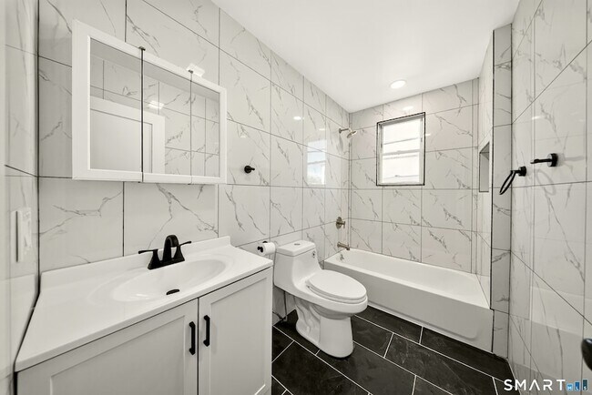 Building Photo - 359 Park Ave