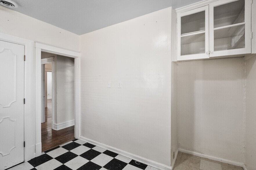 Building Photo - 4115 Virginia Ave