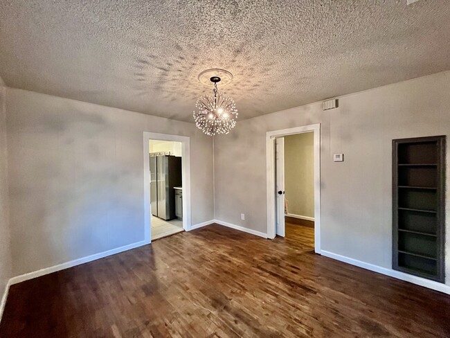 Building Photo - 2104 20th St