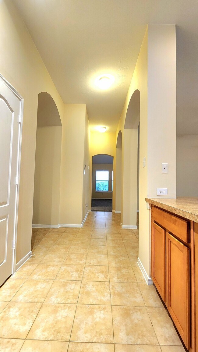 Building Photo - 3011 Sunchase Ct