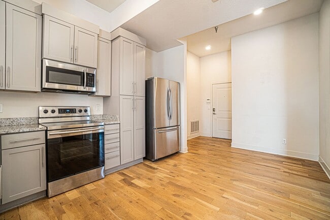 Building Photo - Modern 1 Bedroom, 1 Bath Apartment Home  Located In Historic Westport