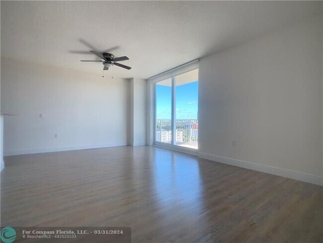 Building Photo - 987 SW 37th Ave