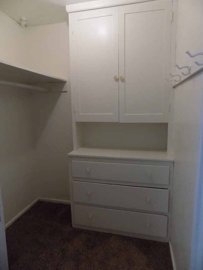 Building Photo - 1930 Erie St