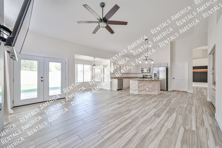 Building Photo - 3802 N Wintergreen Way
