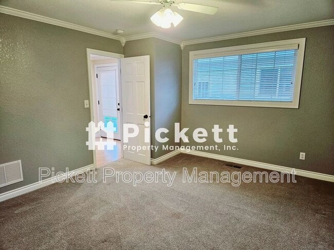 Building Photo - 9062 Tracyton Blvd NW