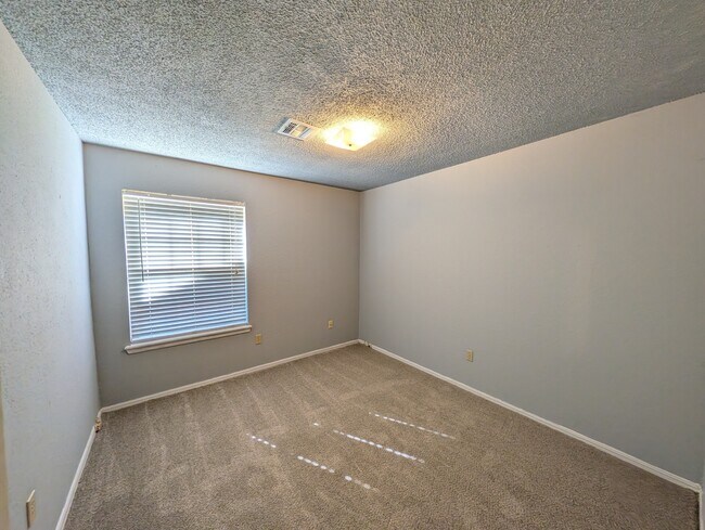 Building Photo - 3920 S 125th E Ave