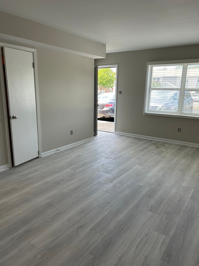 Building Photo - Shenandoah Townhomes
