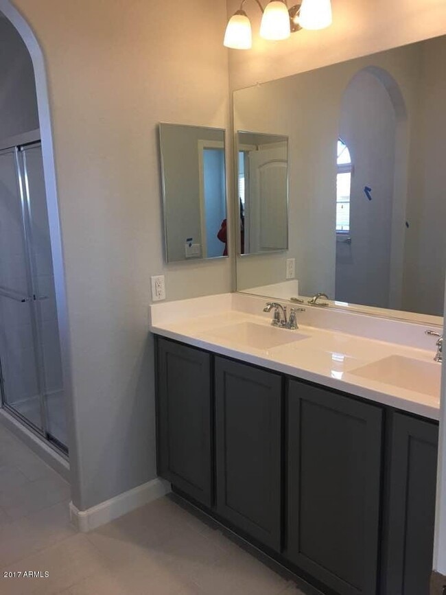 Building Photo - 1367 S Country Club Dr