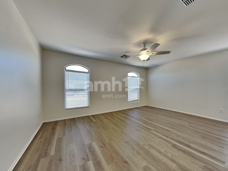 Building Photo - 6132 S Black Hills Way