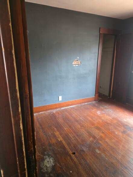 Building Photo - 1830 N Lowber St