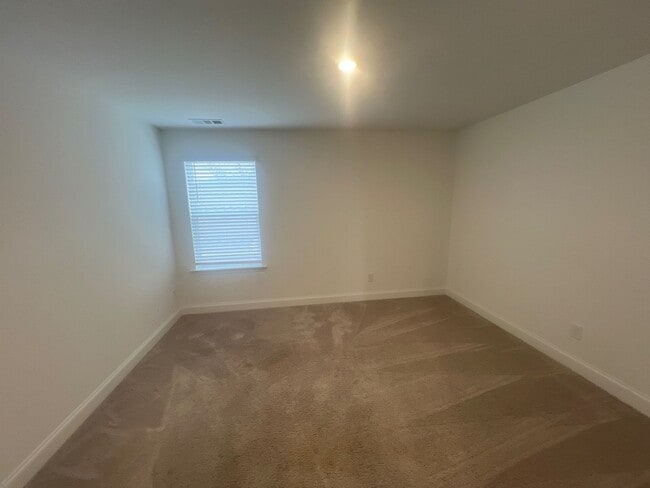 Building Photo - 312 Traywick Pl