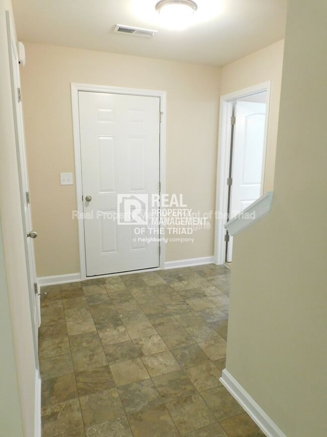 Building Photo - 10 Loblolly Ct