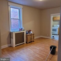 Building Photo - 4102 W Maple Ave