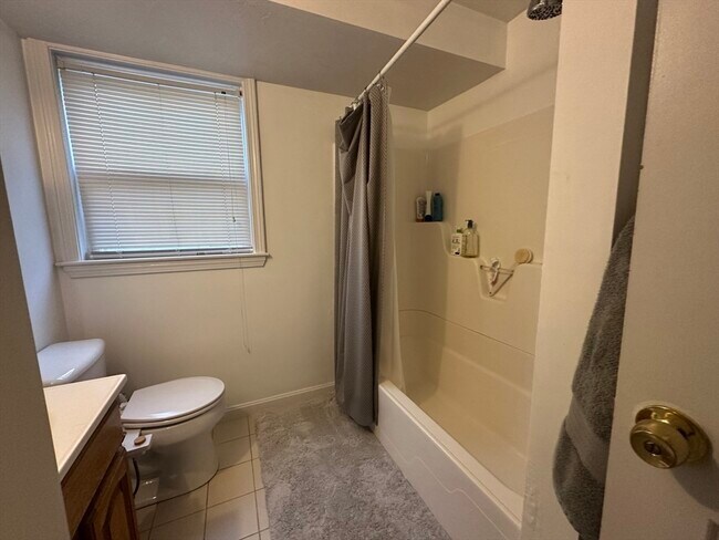 Building Photo - 174 Calumet St