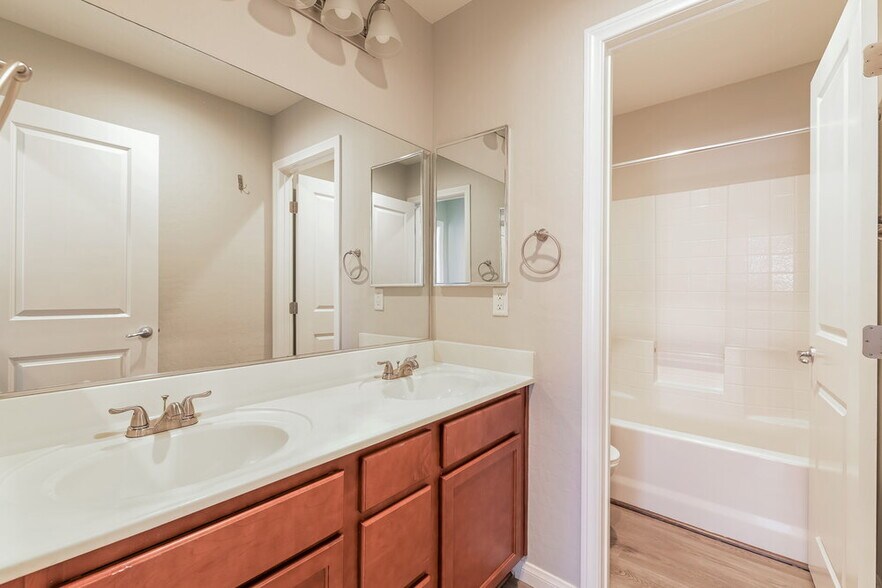 Building Photo - 5706 Colbert St