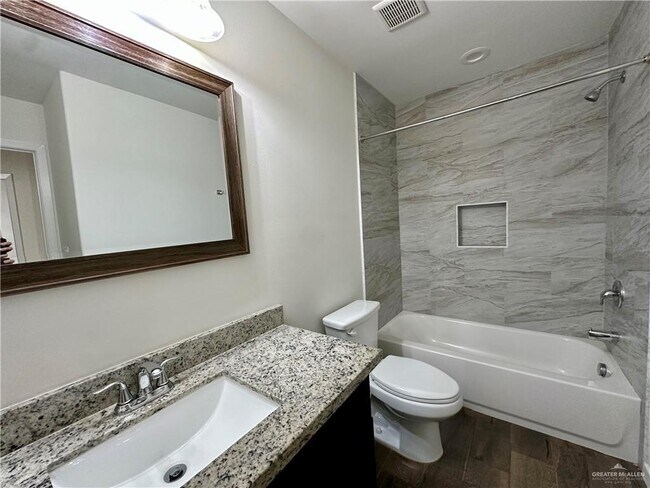 Building Photo - 18 Wolverine St