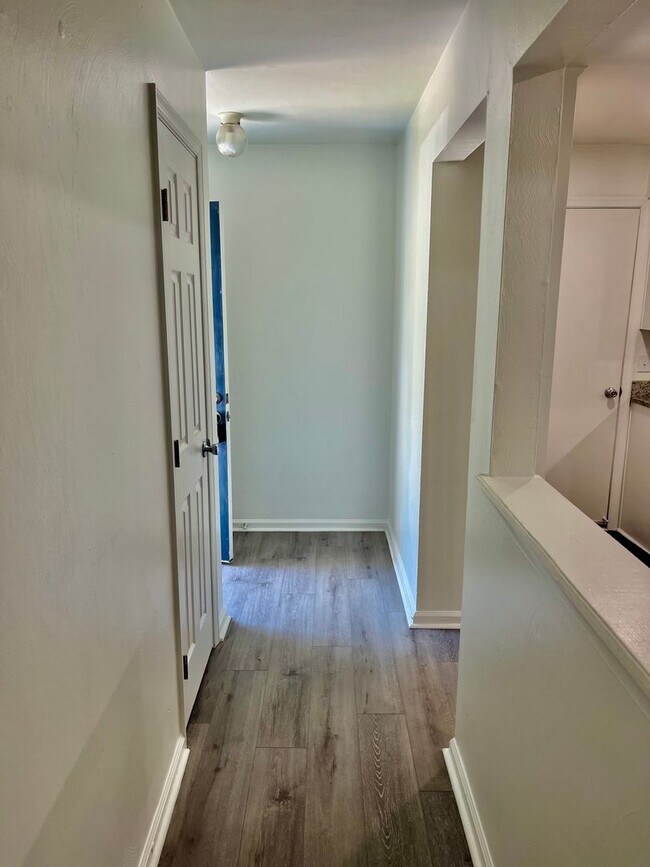 Building Photo - 3BD/2BA Home minutes from Dam Neck/Oceana Bases! Updated Throughout! Attached One Car Garage!