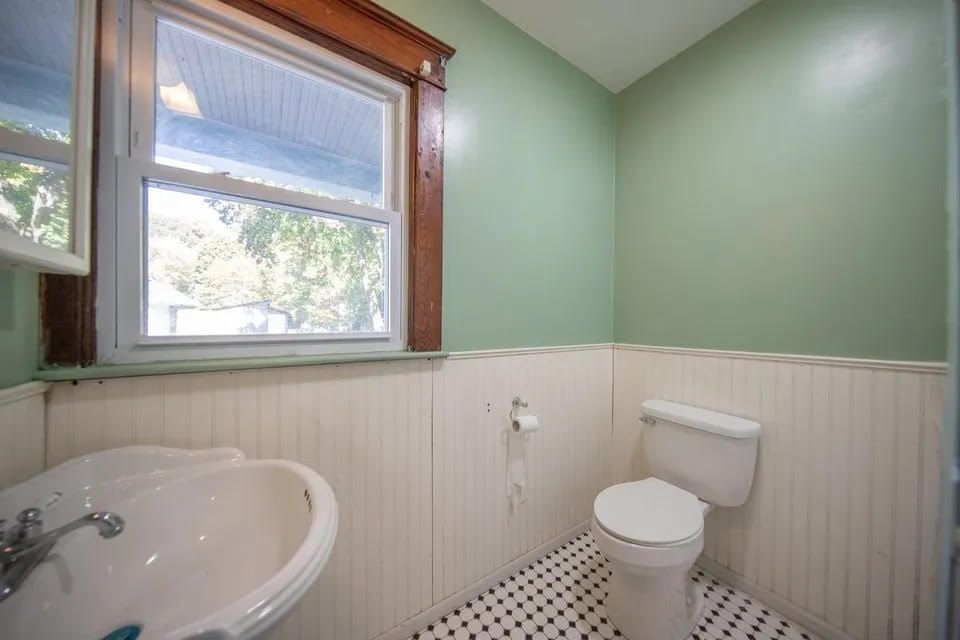 Building Photo - 32-34 Linnell Street, Unit #34