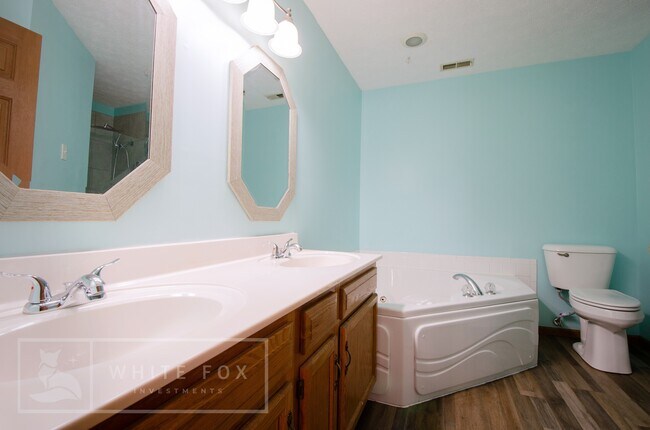 Building Photo - 5990 Fox Trace Ct