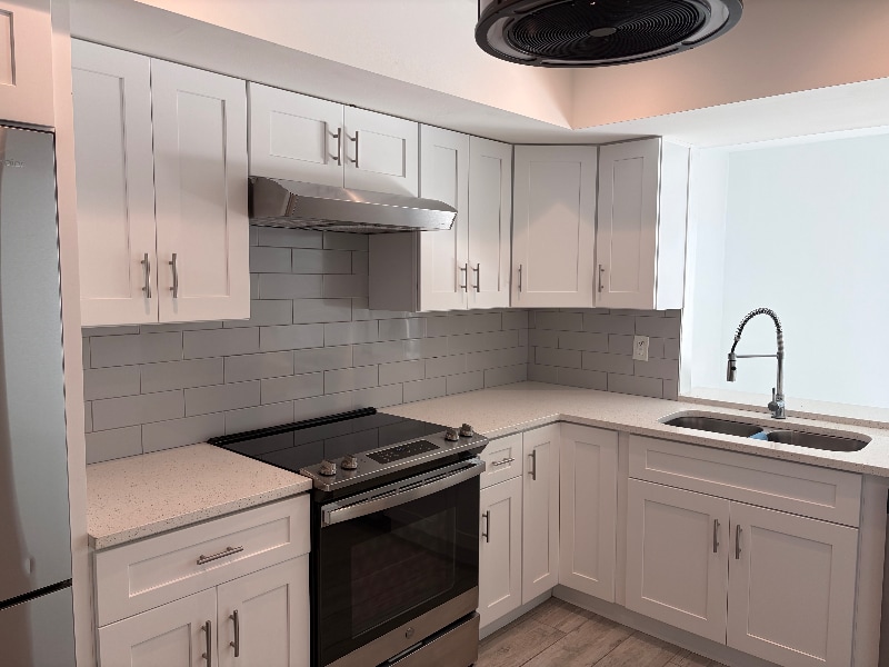 Building Photo - 5000 Ocean Beach Blvd