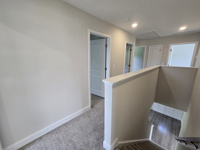 Building Photo - 463 Jackson Pond Dr