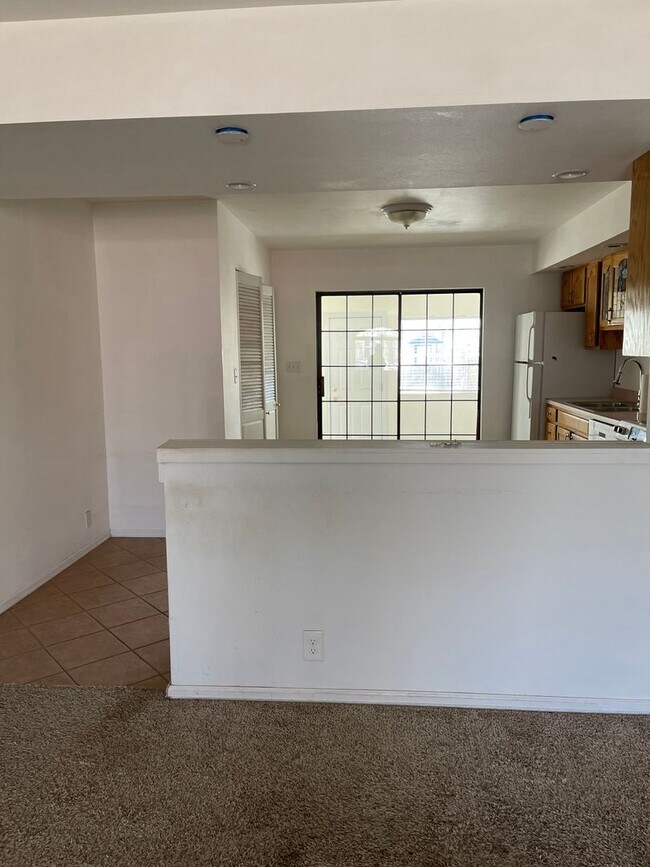 Building Photo - 1118 Macon Ave