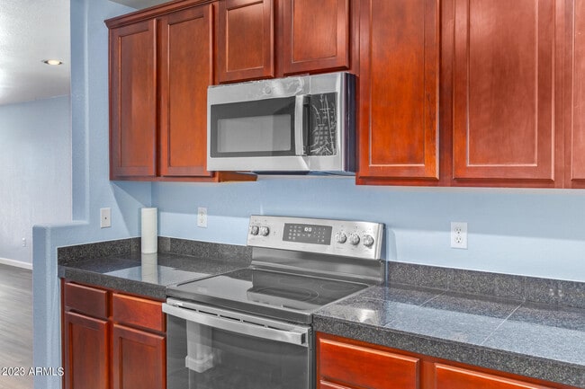 Building Photo - 36532 W Barcelona Ln