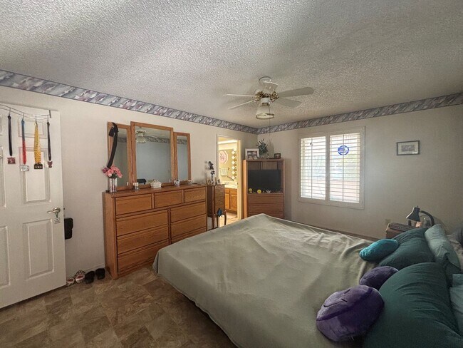 Building Photo - Lovely Long Term Unfurnished Home in 45+ Active Adult Resort Community of Leisure World