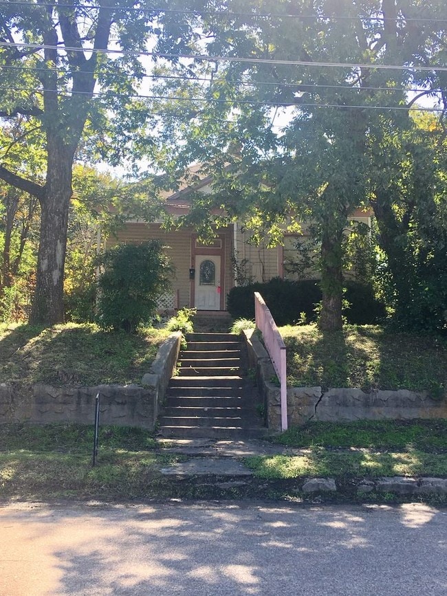 Primary Photo - 1914 Webster