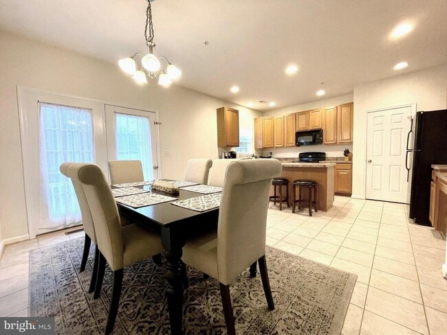 Building Photo - 3788 Bedford Dr