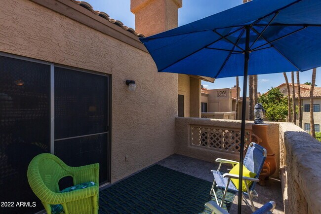 Building Photo - 930 N Mesa Dr