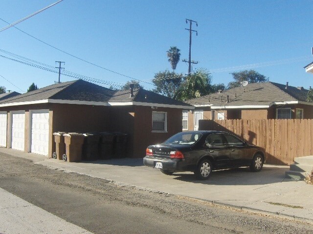 Building Photo - 1912-1922 W Valencia Dr