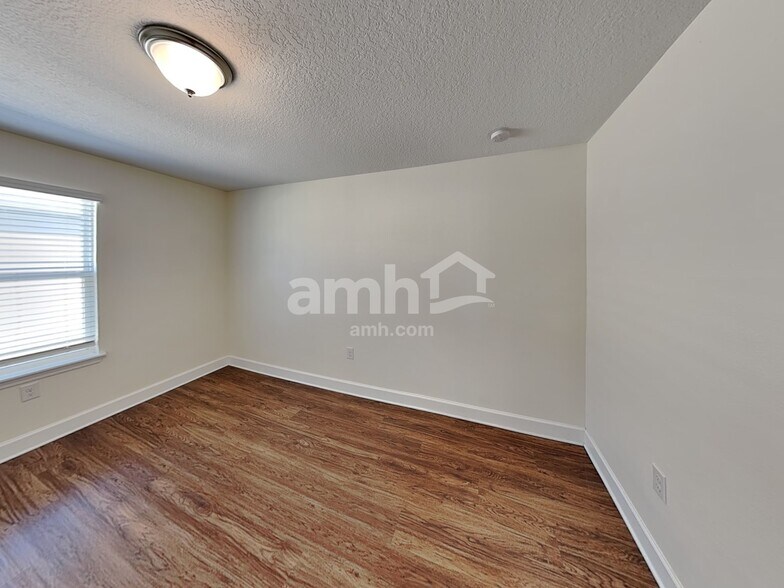 Building Photo - 4615 Reisswood Loop