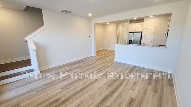 Building Photo - 143 Dalmatian Dr